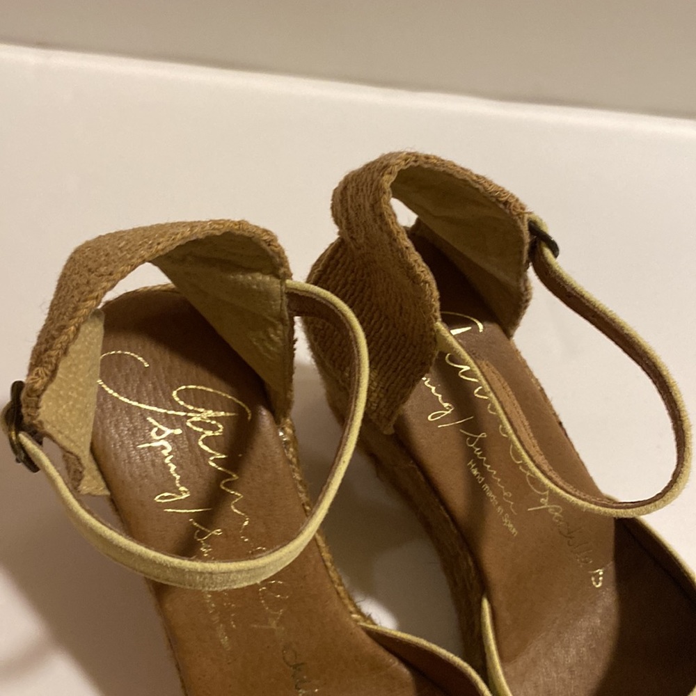 ✨NEW✨SUEDE WEDGE ESPADRILLES LIGHT YELLOW - Picture 7 of 16